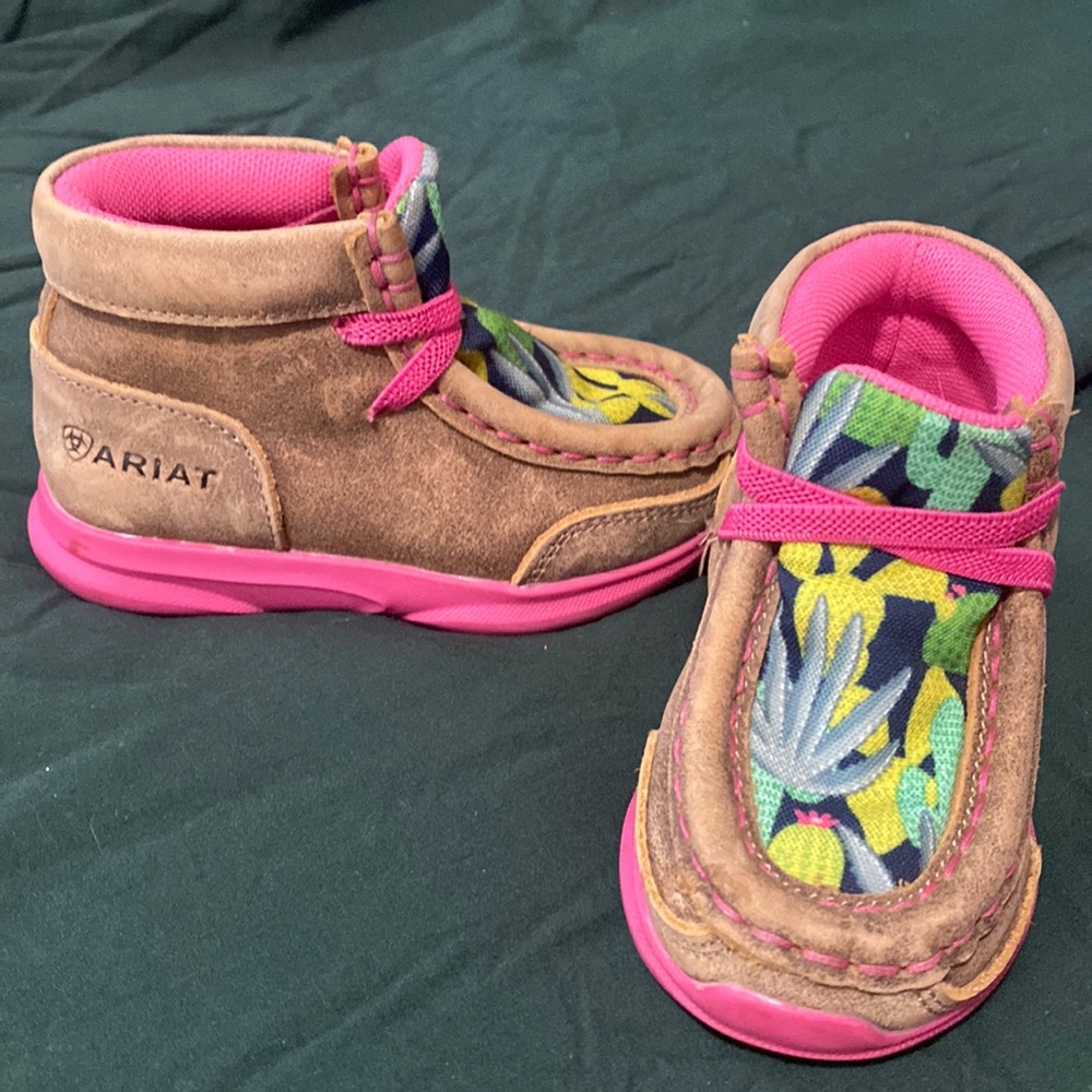 Ariat, toddler lil’ stompers Roswell spitfire boots. Size 4